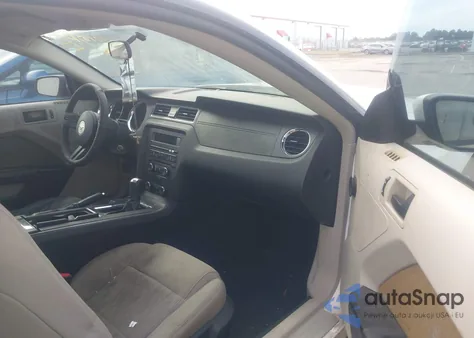 2010 Ford Mustang Gt/Gt Premium from USA, damaged, VIN 1ZVBP8CH2A5126267